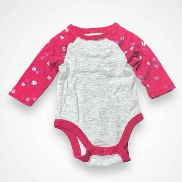 4/$20 Old Navy Floral Print Gray Onesie - Picture 1 of 4